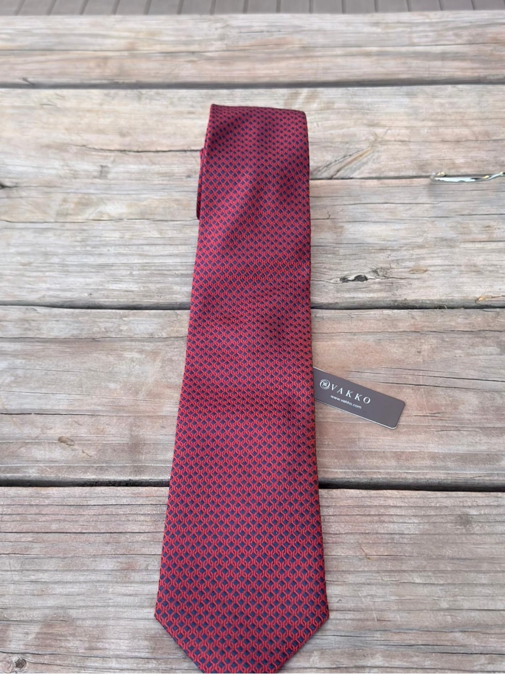 Vakko Men's Red and Navy Geometric Silk Tie